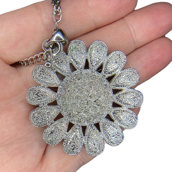 Black and Silver Toned Daisy Rhinestone Pendant Necklace - Picture 6 of 17